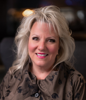 Dee Denton Headshot